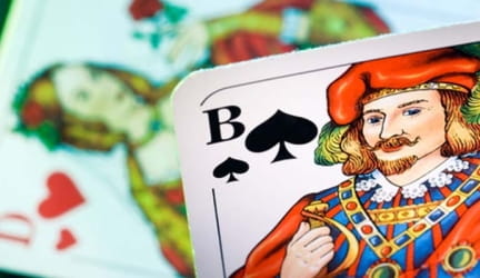 Werbemittel: Warum Unternehmen ein Skatblatt verschenken sollten